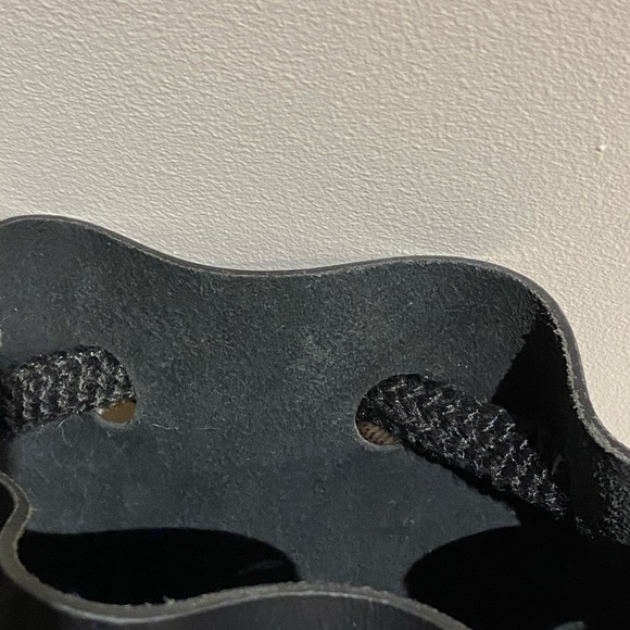 The Stowe Leather Brady Bucket Bag - Picture 6 of 7